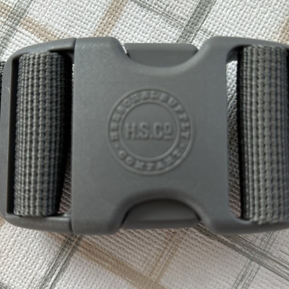 Herschel Fanny Pack - Picture 2 of 6